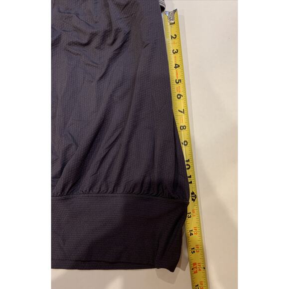 Lululemon Gray Racerback Tank Top with built in sports bra size 4 - EUC - Picture 7 of 7